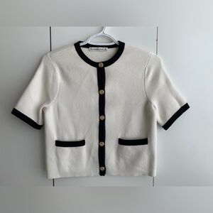 Abercrombie & Fitch Cream and Black Cardigan with Gold Accents Size XS